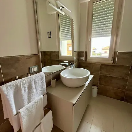 Appartamentino Sul Mare Con Due Balconi, Aria Condizionata, Wi-fi *