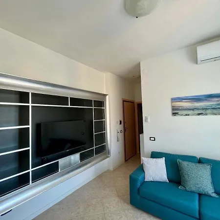 Appartamentino Sul Mare Con Due Balconi, Aria Condizionata, Wi-fi
